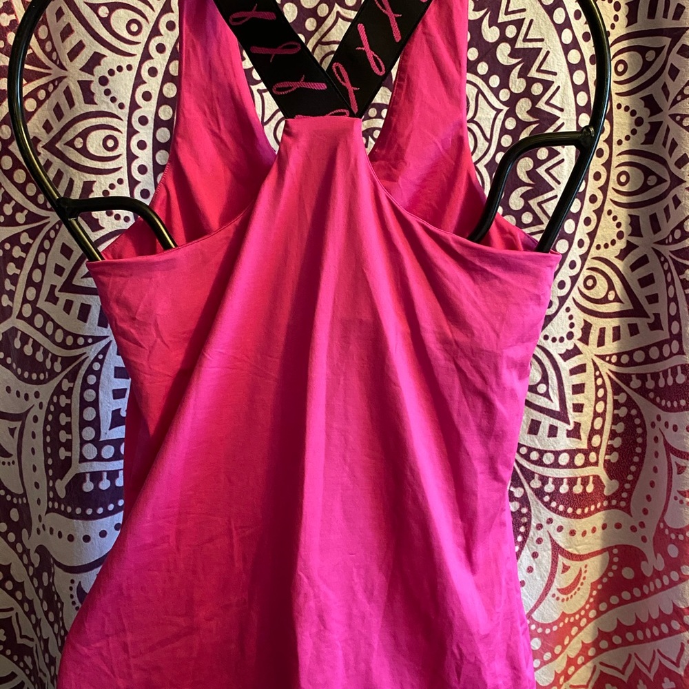 Workout top - Picture 2 of 3